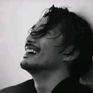 满船明月从此过，本是江湖寂寞人