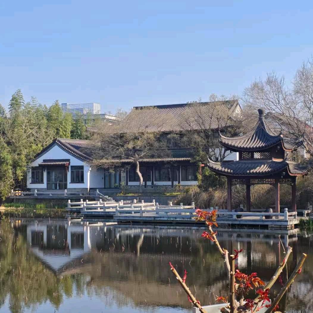 葬城