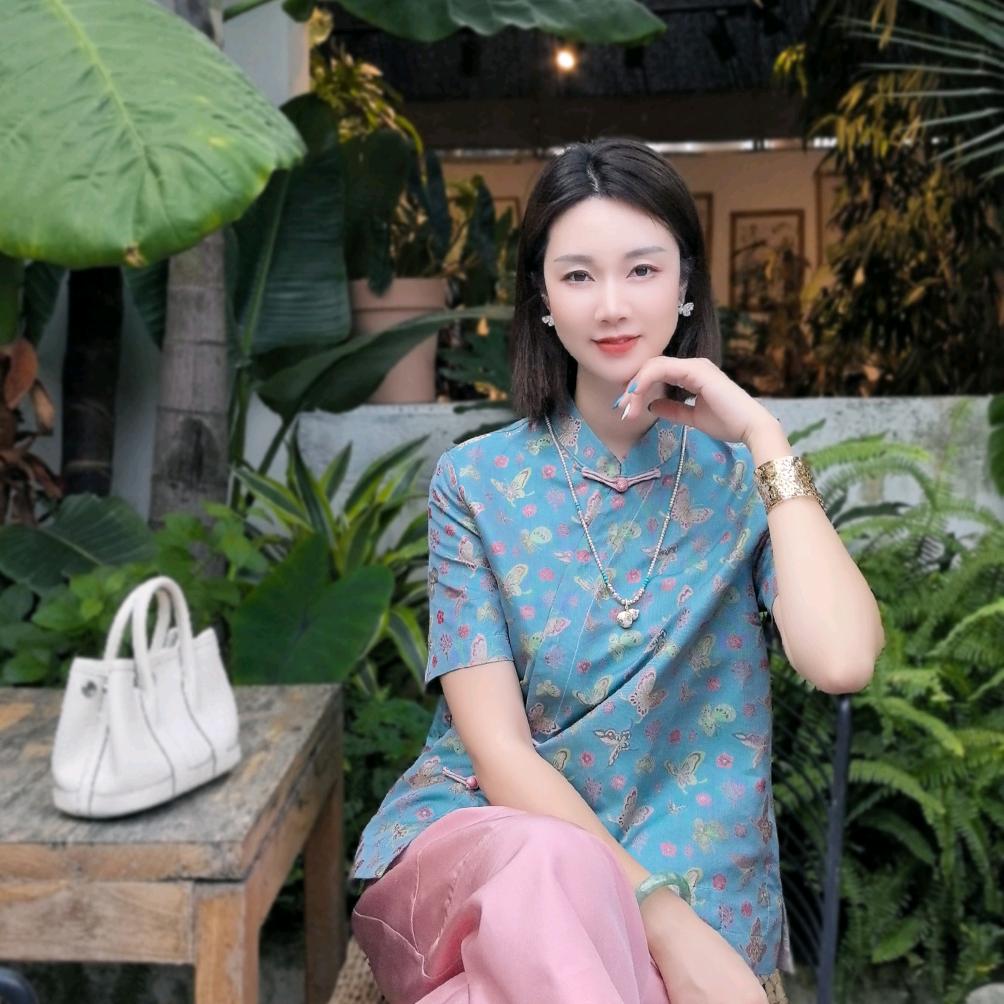 深圳南油墨墨服饰店墨墨家高端女装