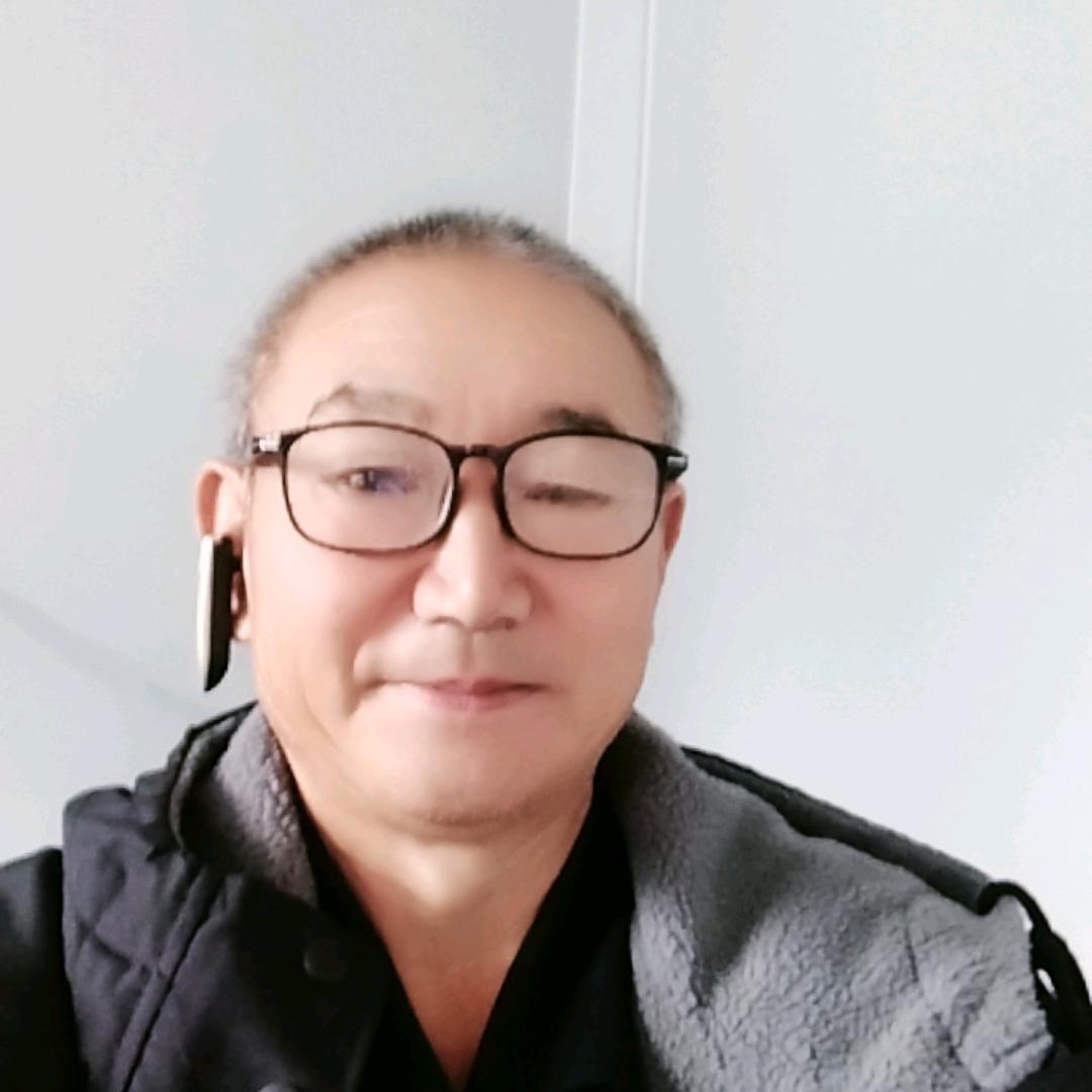 蓝天白云边