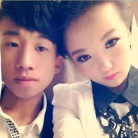 满山的🐒我腚最红