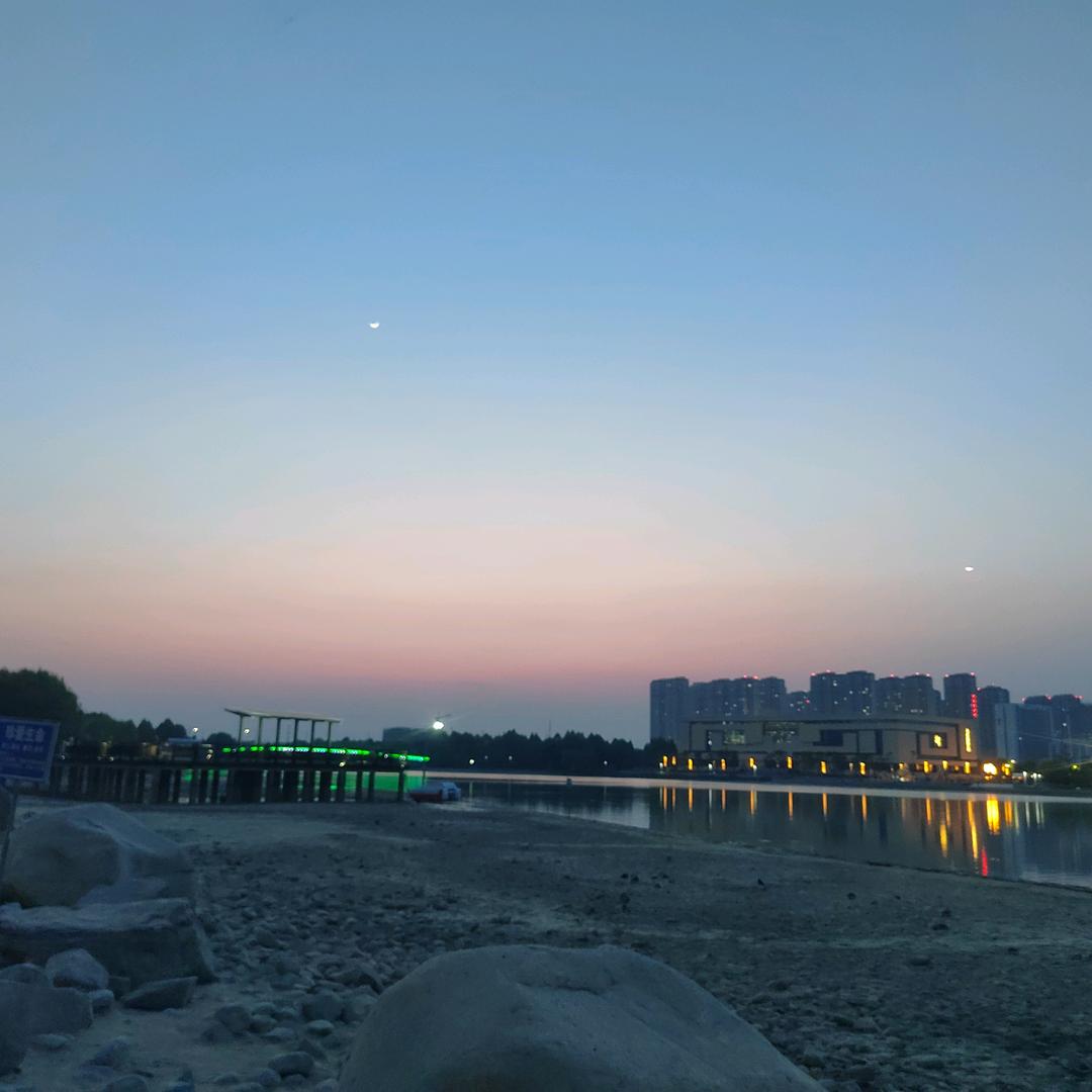 90后宝妈在家里