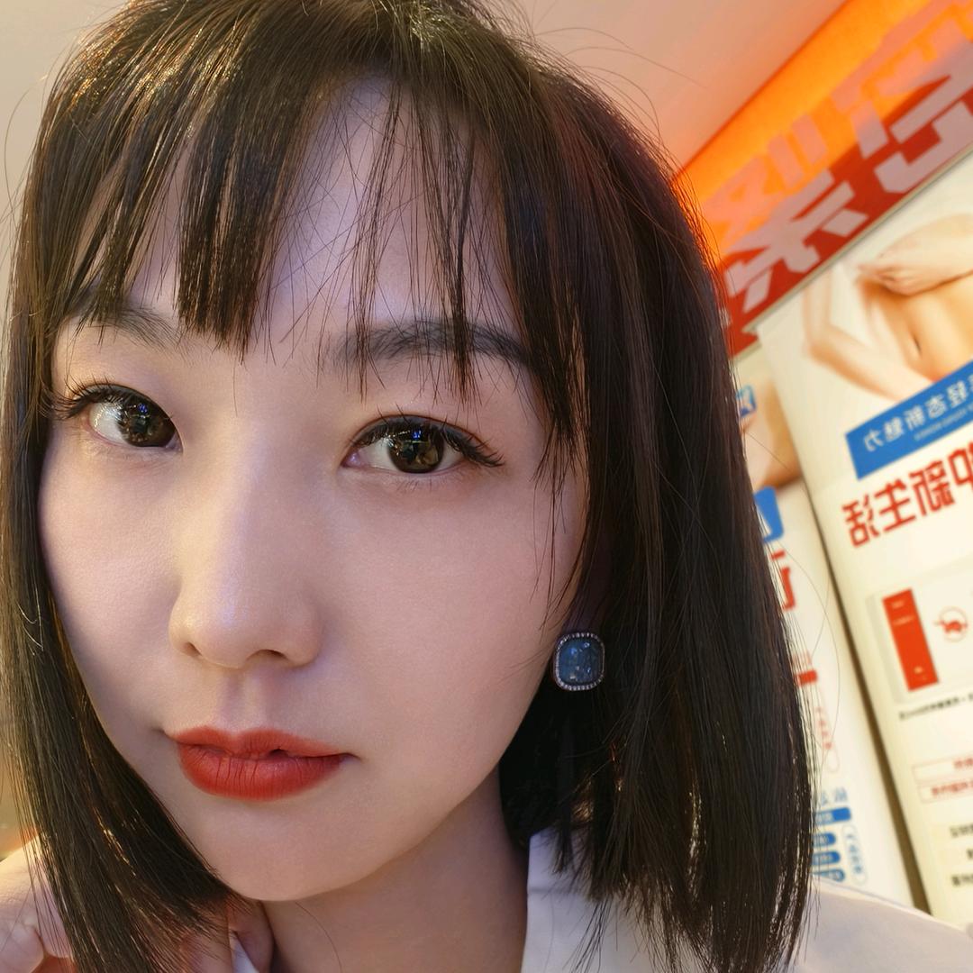 小曼妮