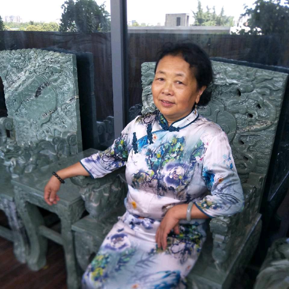 爱唱歌兵蓉