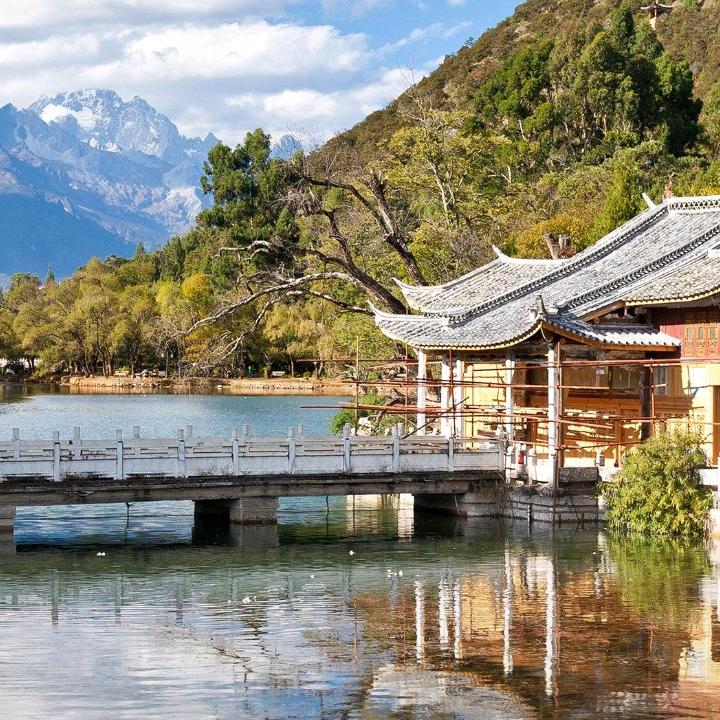 永立潮头