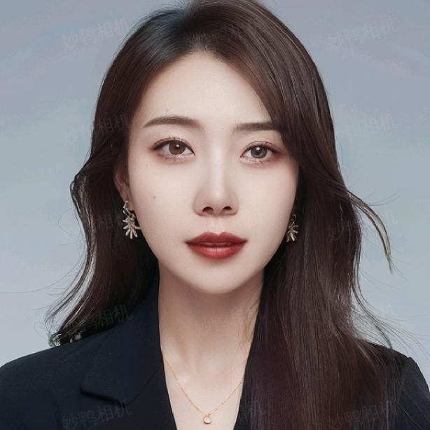 自助棋牌室的老板娘