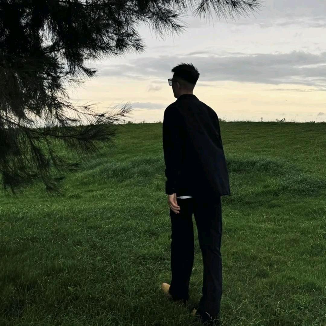 爱吃大对虾.