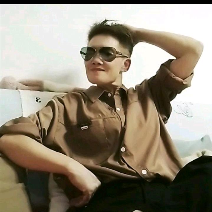 毛毛虫《俊马》