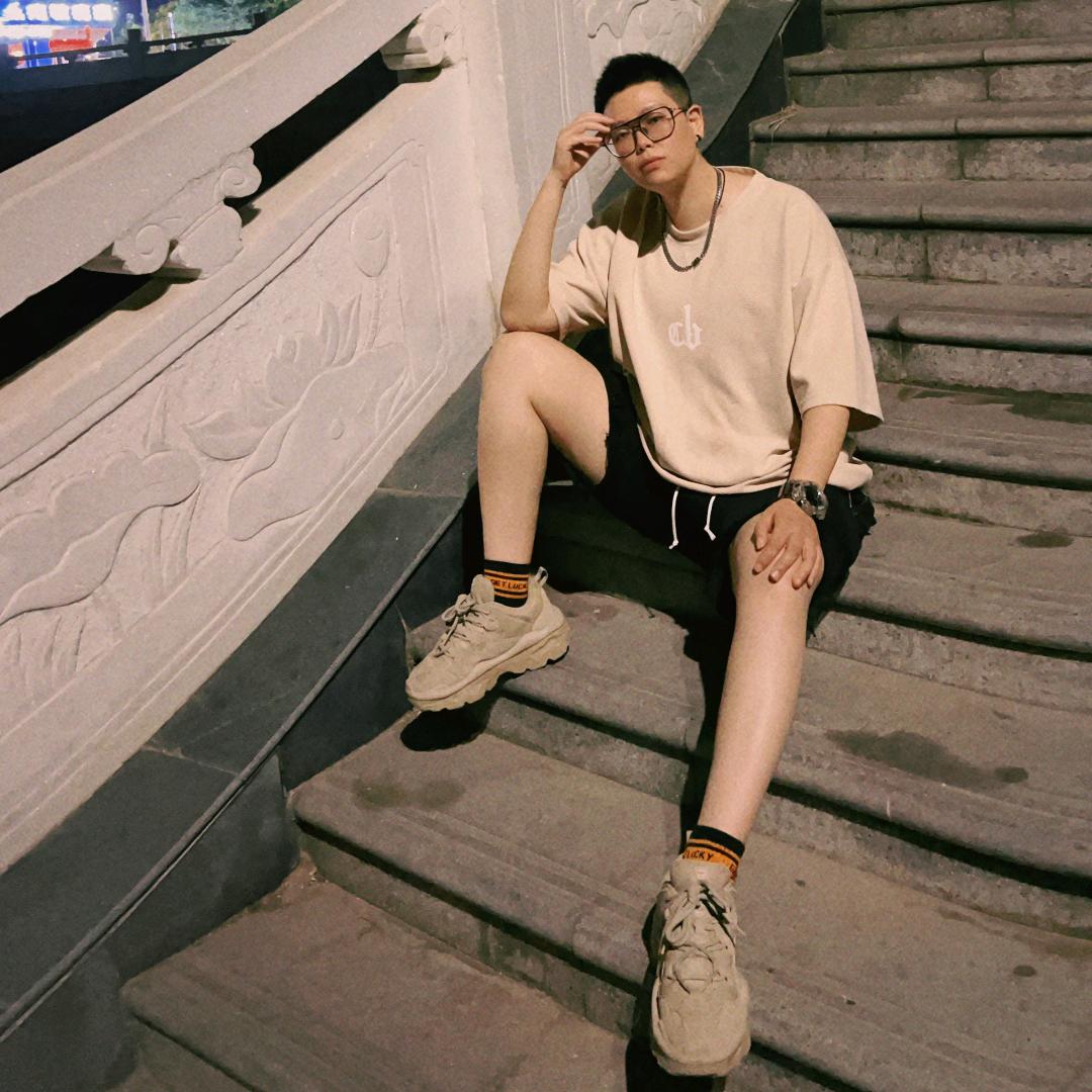 丑丑不丑