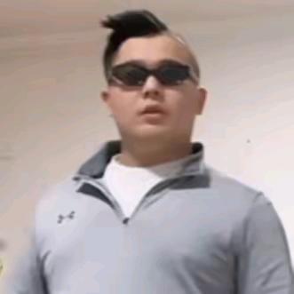 浪漫主义的花盛开在理想主义的土地中.