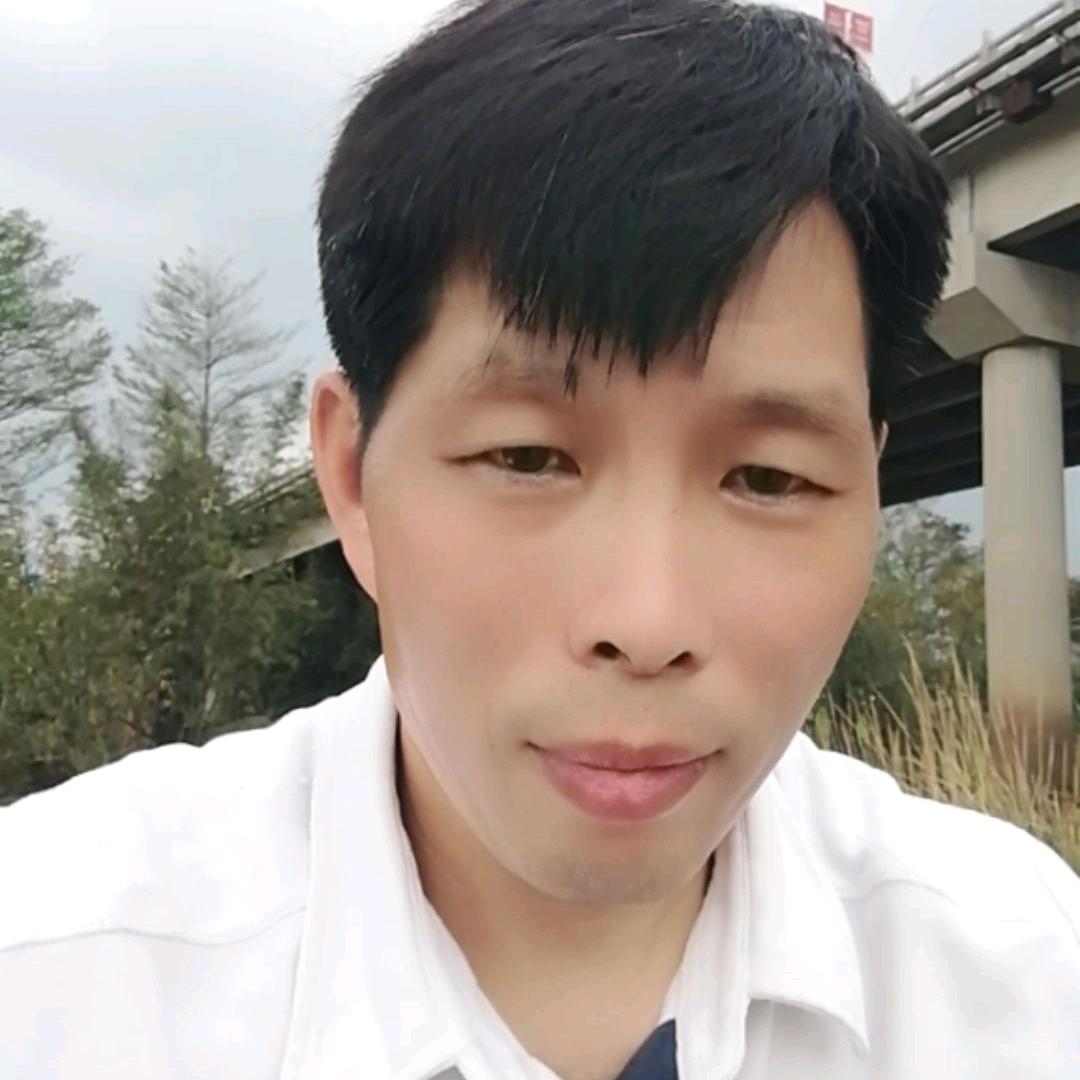 水清草绿