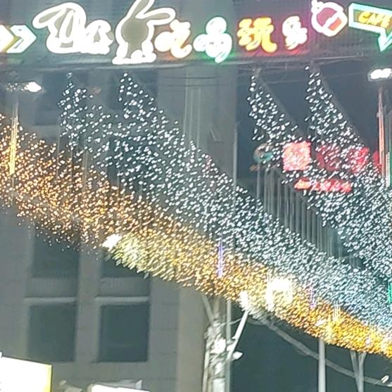 路灯下的小火柴