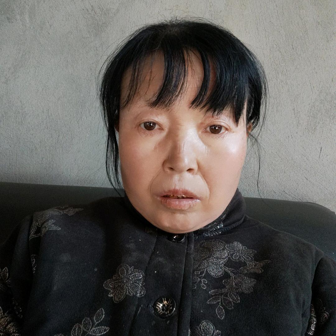 用户8378756653278