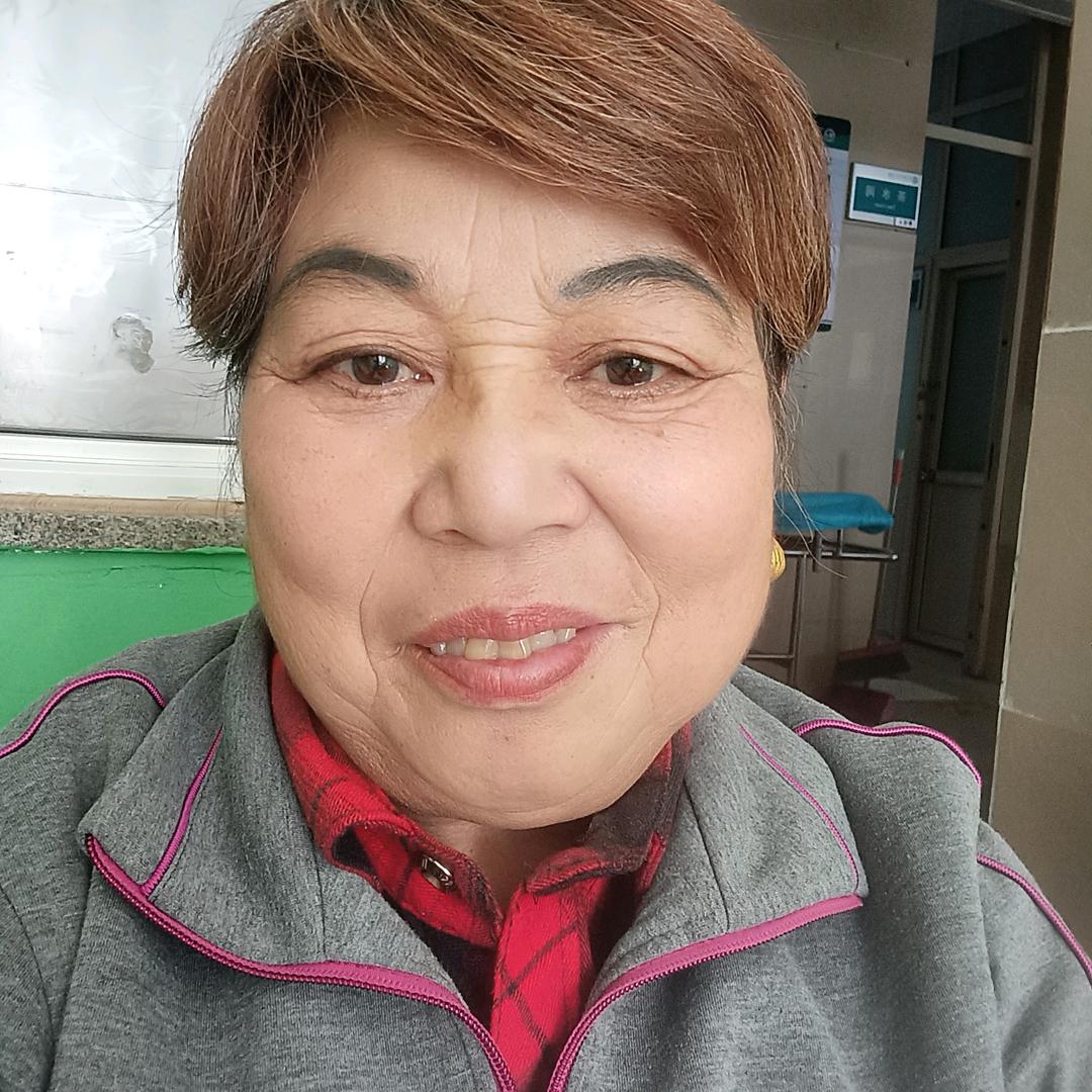 李大姐。