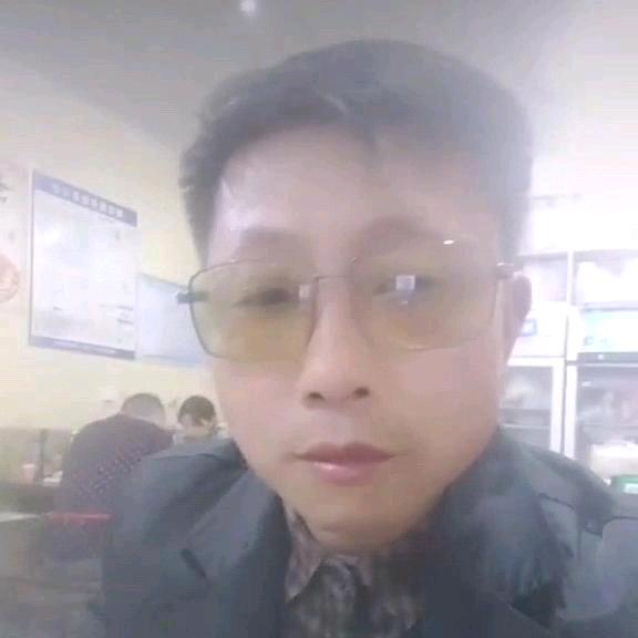 晁哥，🌴🌸🍎🍎