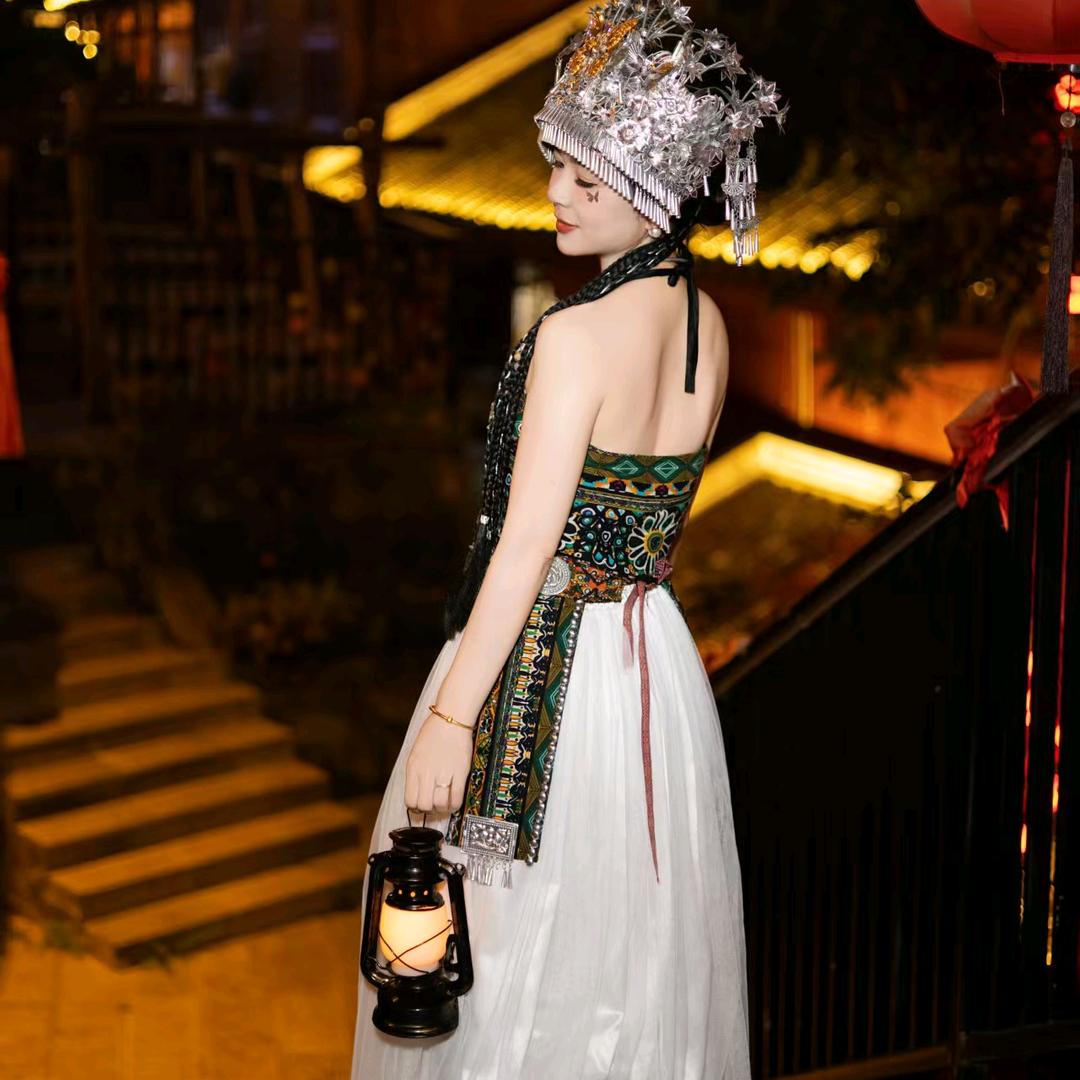 一人，一屋，三餐，四季