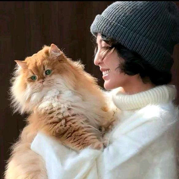 华吉言（轻奢女装）