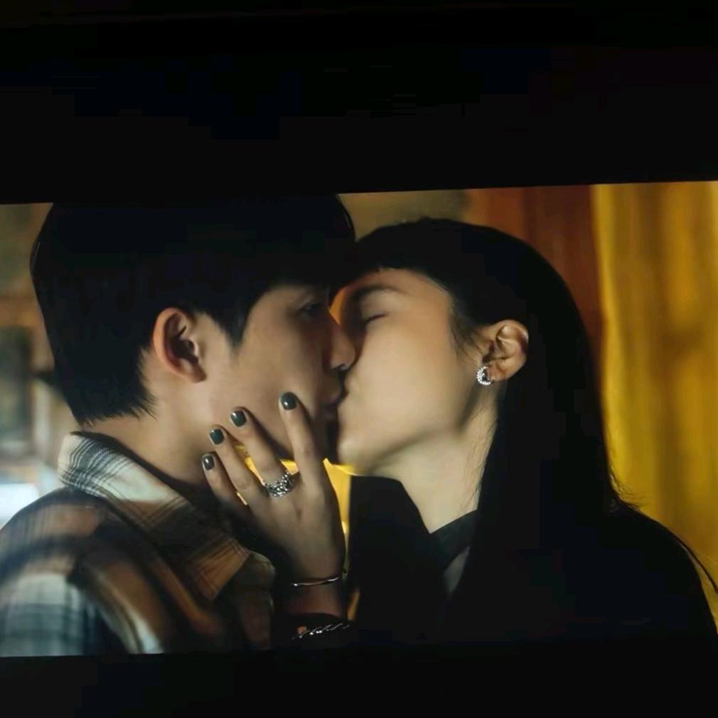 阝一 < 亅  亻| 夕 ‘凵 、