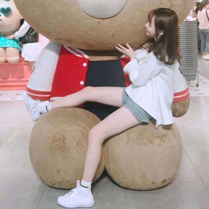 卢月