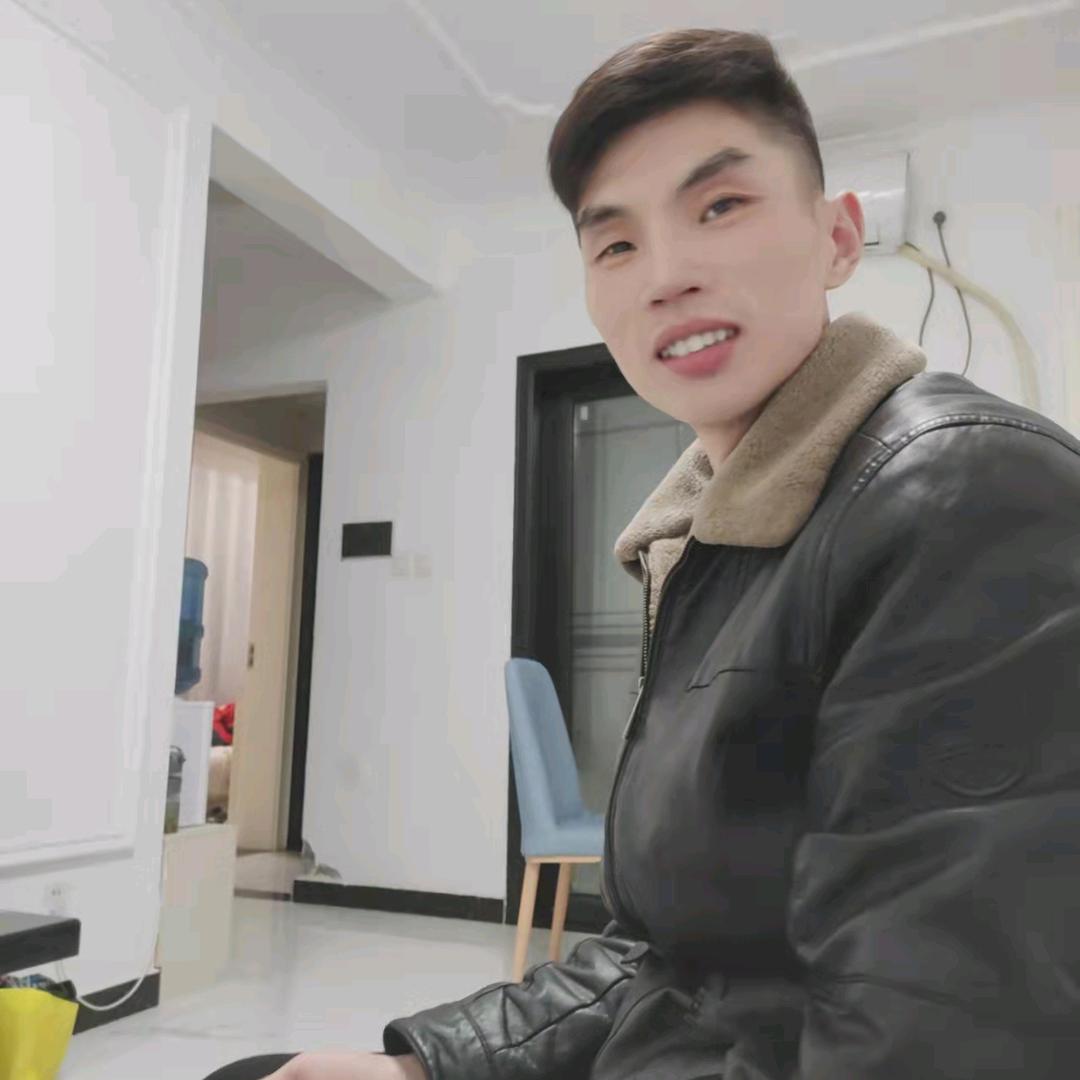 🇨🇳伯爵🇨🇳(休假中，拒绝打扰)