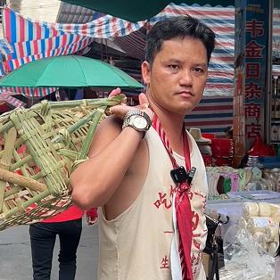 广东亮仔（览人间冷暖）