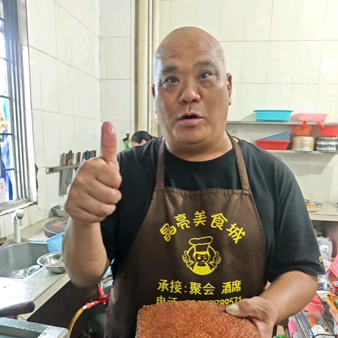 村厨大中爱炒菜