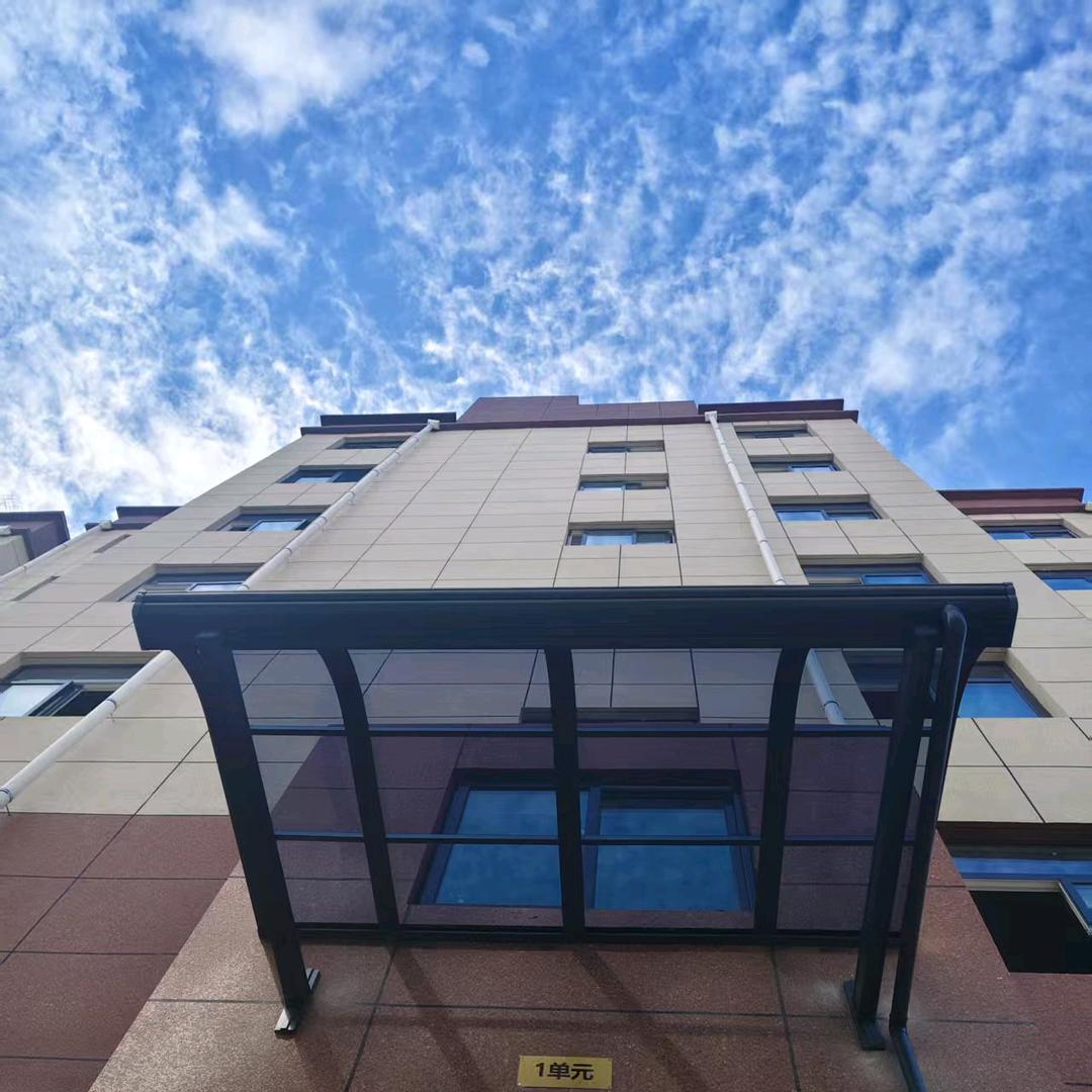 《馨瀚建材》鄠邑区铝合金雨棚厂家直销