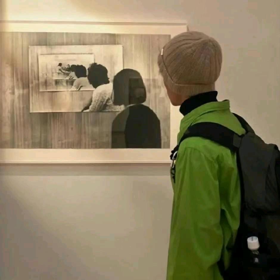 在拍照的阿卓📷