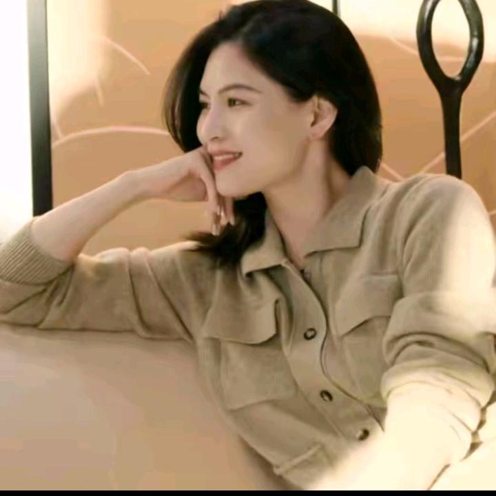 阿董小姐轻奢穿搭