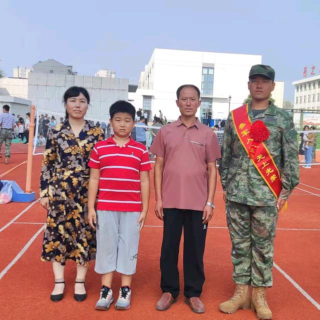 兵爸