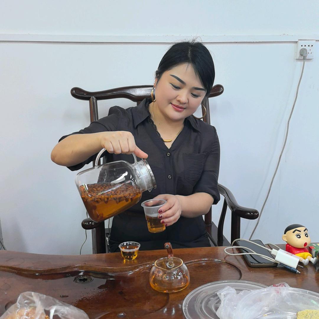 龙胜曾姐