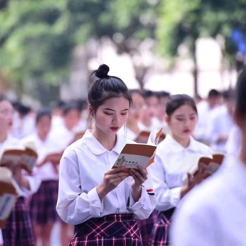 成都华商理工张老师