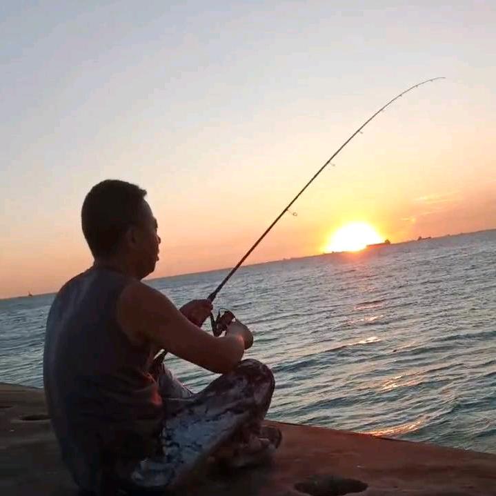 鱼疯子【闲鱼野河】