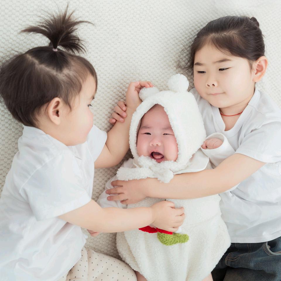 三个孩子的奶奶