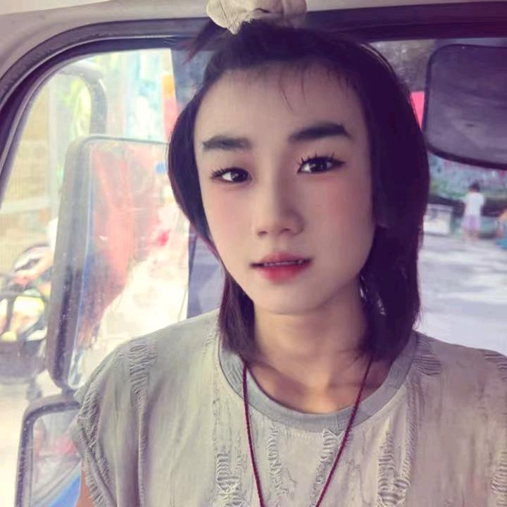 养母带着四个孩子，