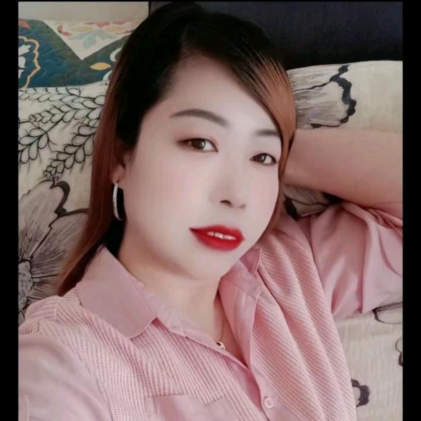 永远单身。杨敏