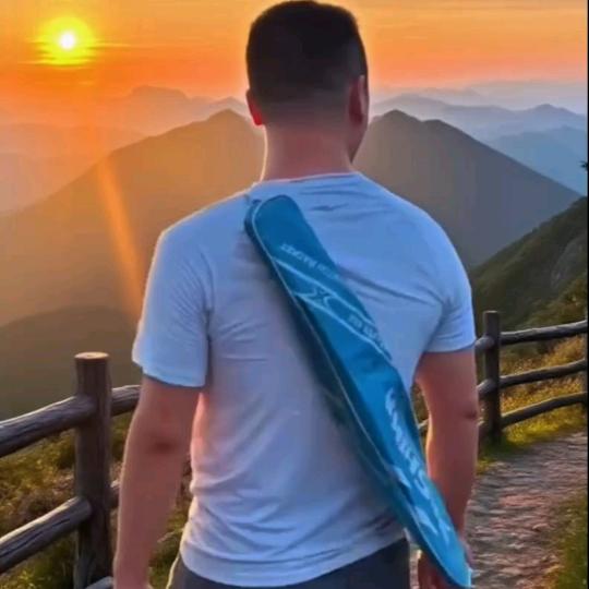 人  间   清   醒  。