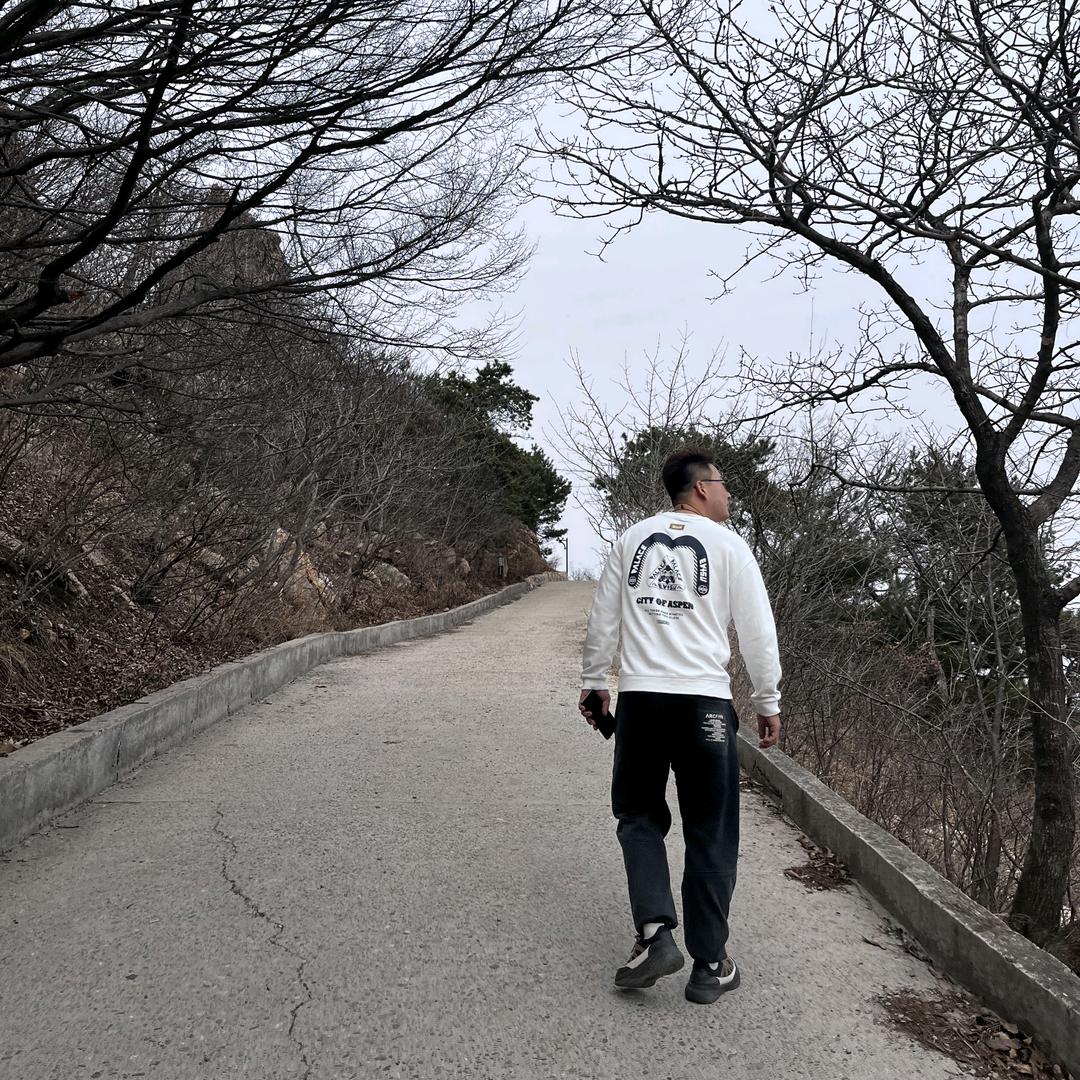阿杰.
