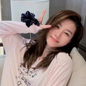 月月不吃鱼- 穿搭优选