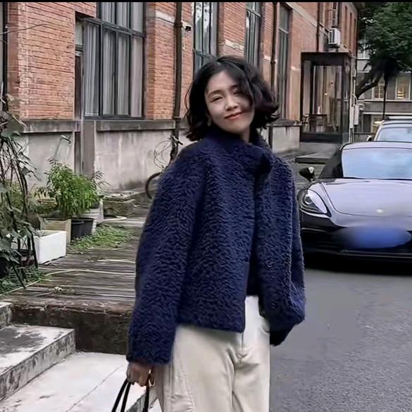 阿卢是卢漂亮的衣柜