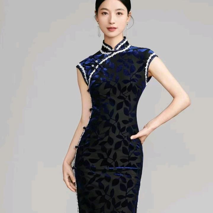 苏绣旗袍工厂店