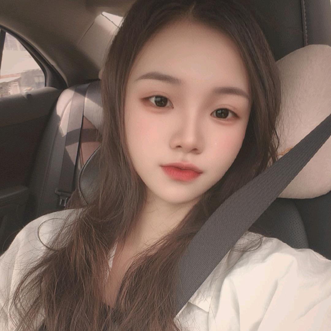 卖炸鸡小小美女