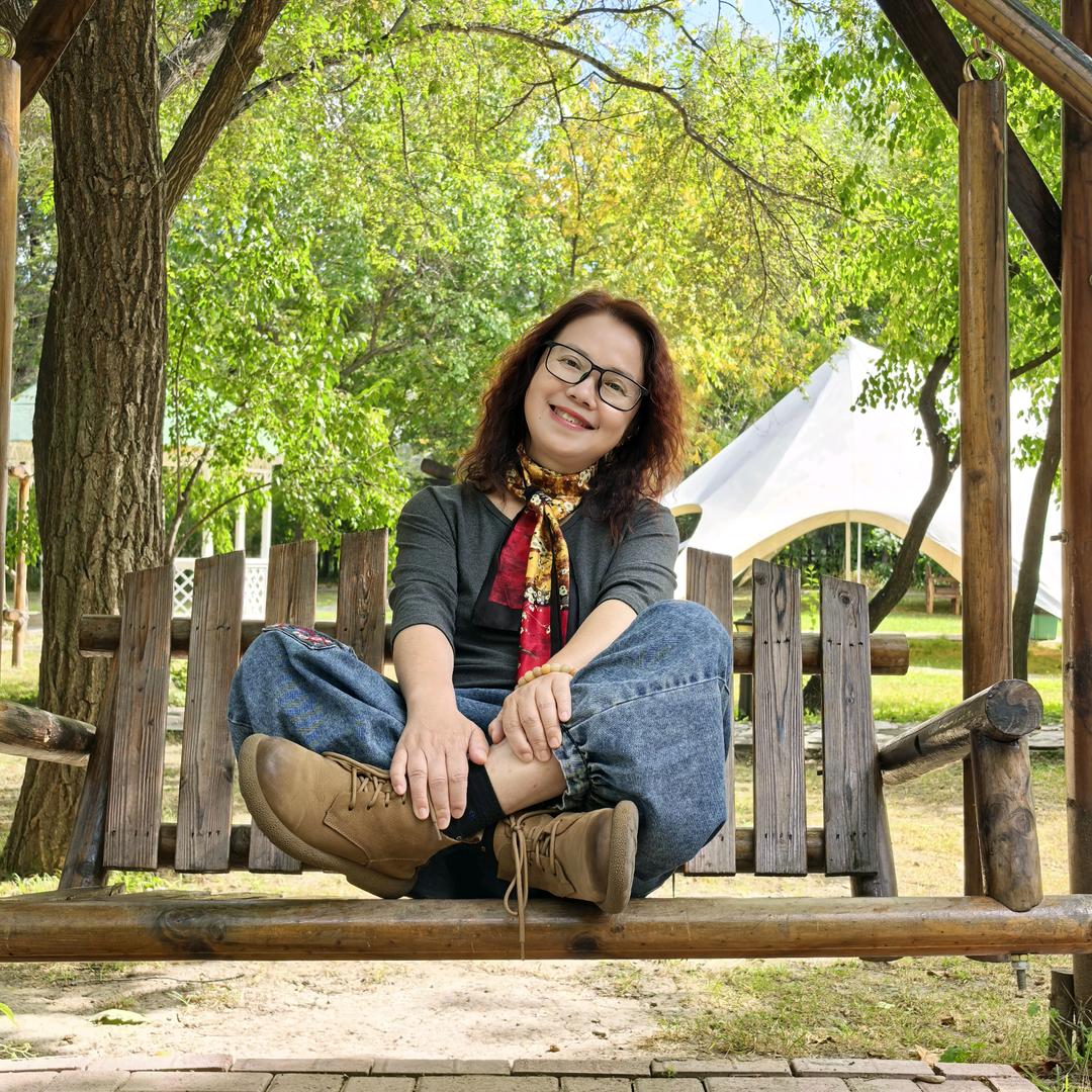 傻傻的装可爱