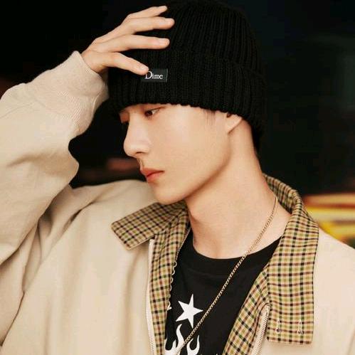 这夏夜的月色真美。