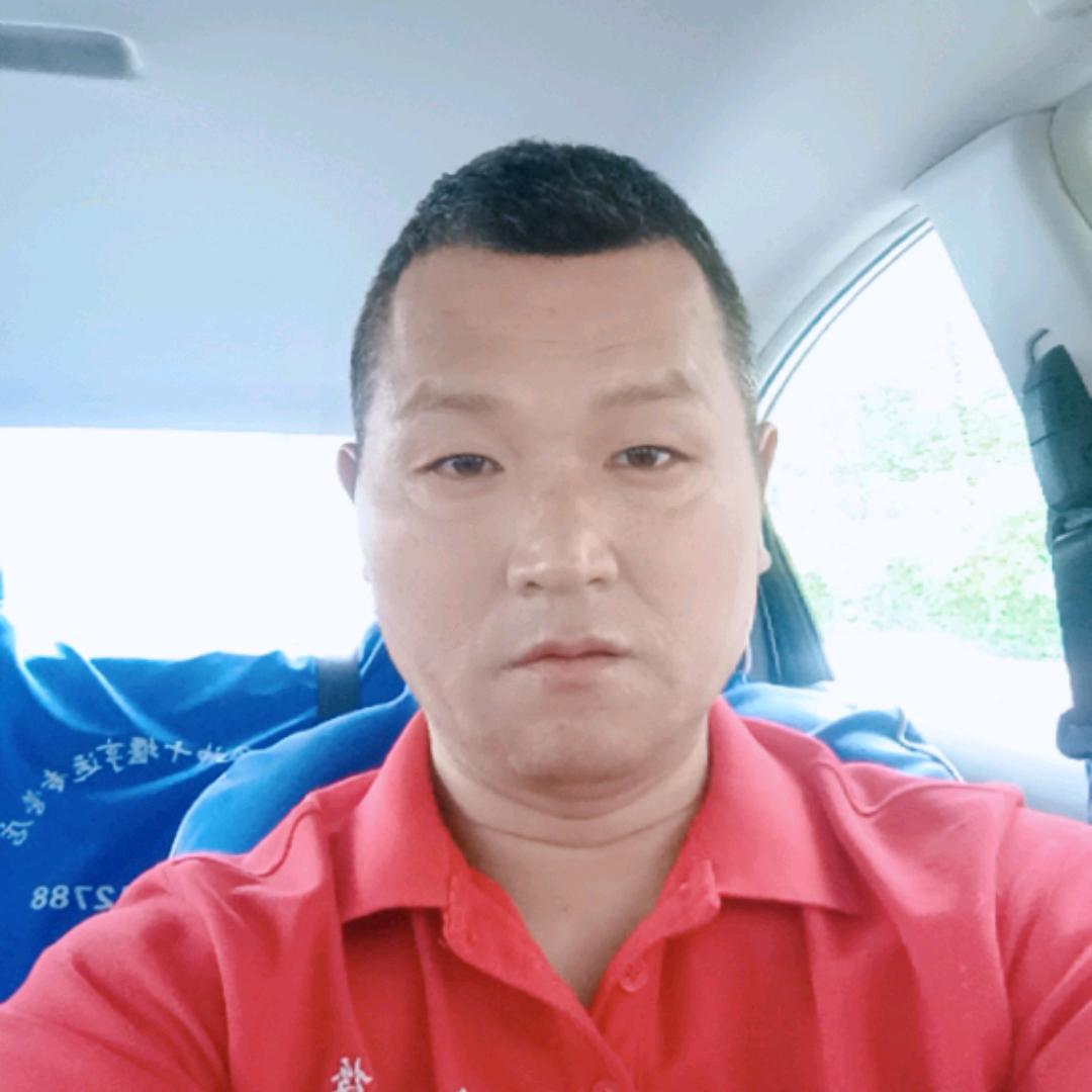 坐在副驾的哥