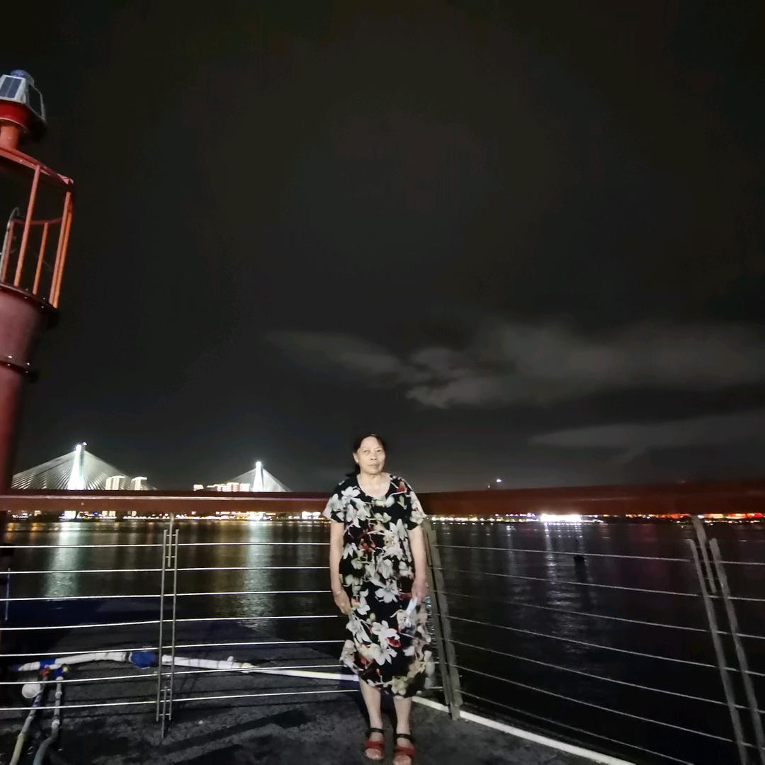 70岁广西老妈在海南