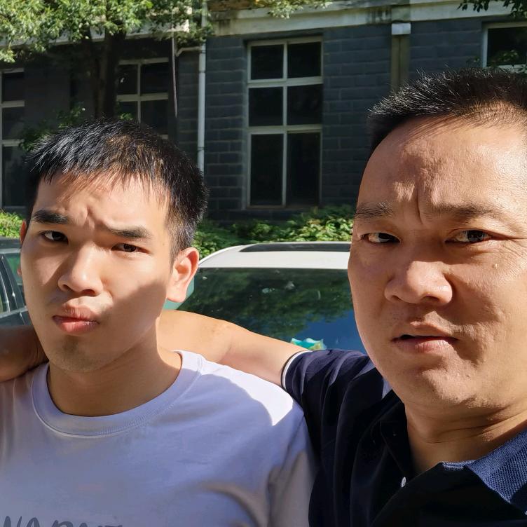 向日葵熊爸和熊伟（孤独症）