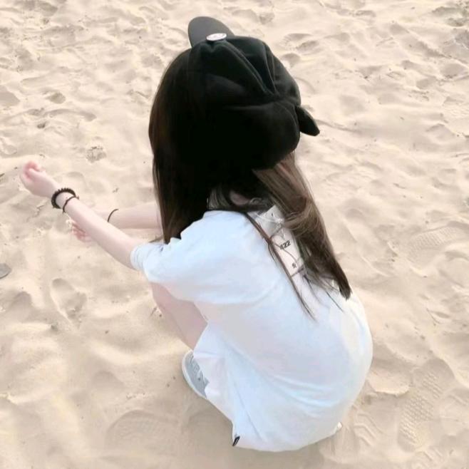 女 模.