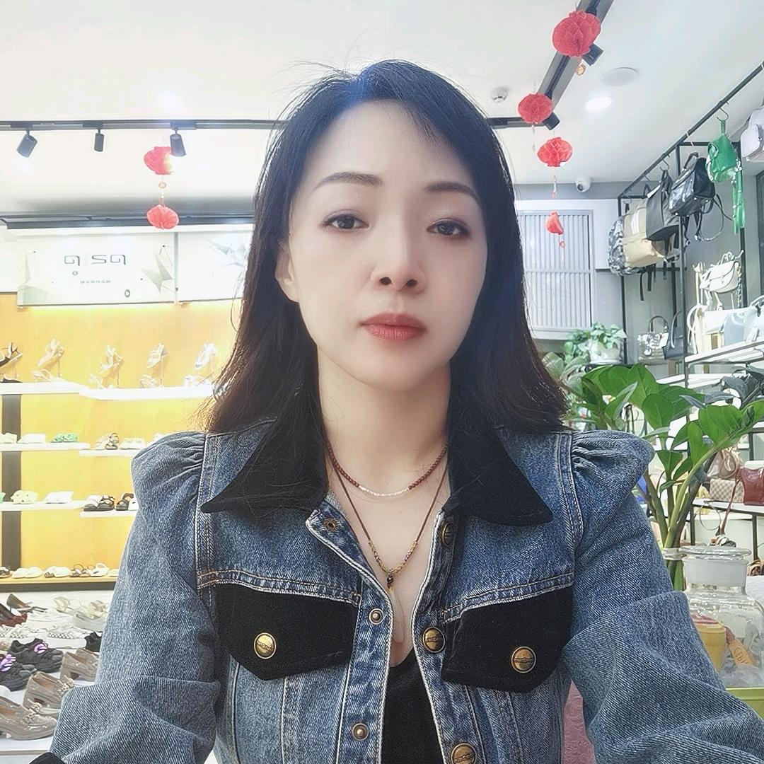 阿拉尔魏宝服饰