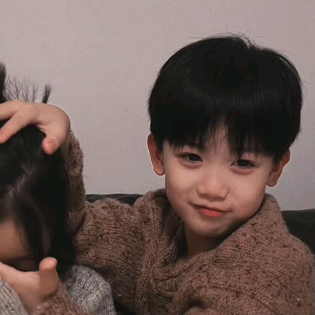 李